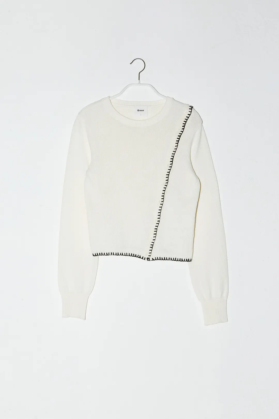엔오르 DIAGONAL BUTTON KNIT - WHITE 상품 이미지 1