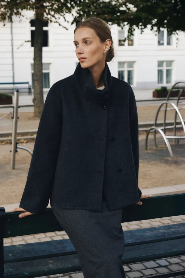 Cashmere 10% Handmade High-Neck Stand Jacket [LMBFWICT715]-Deep Charcoal [10/21 예약배송]
