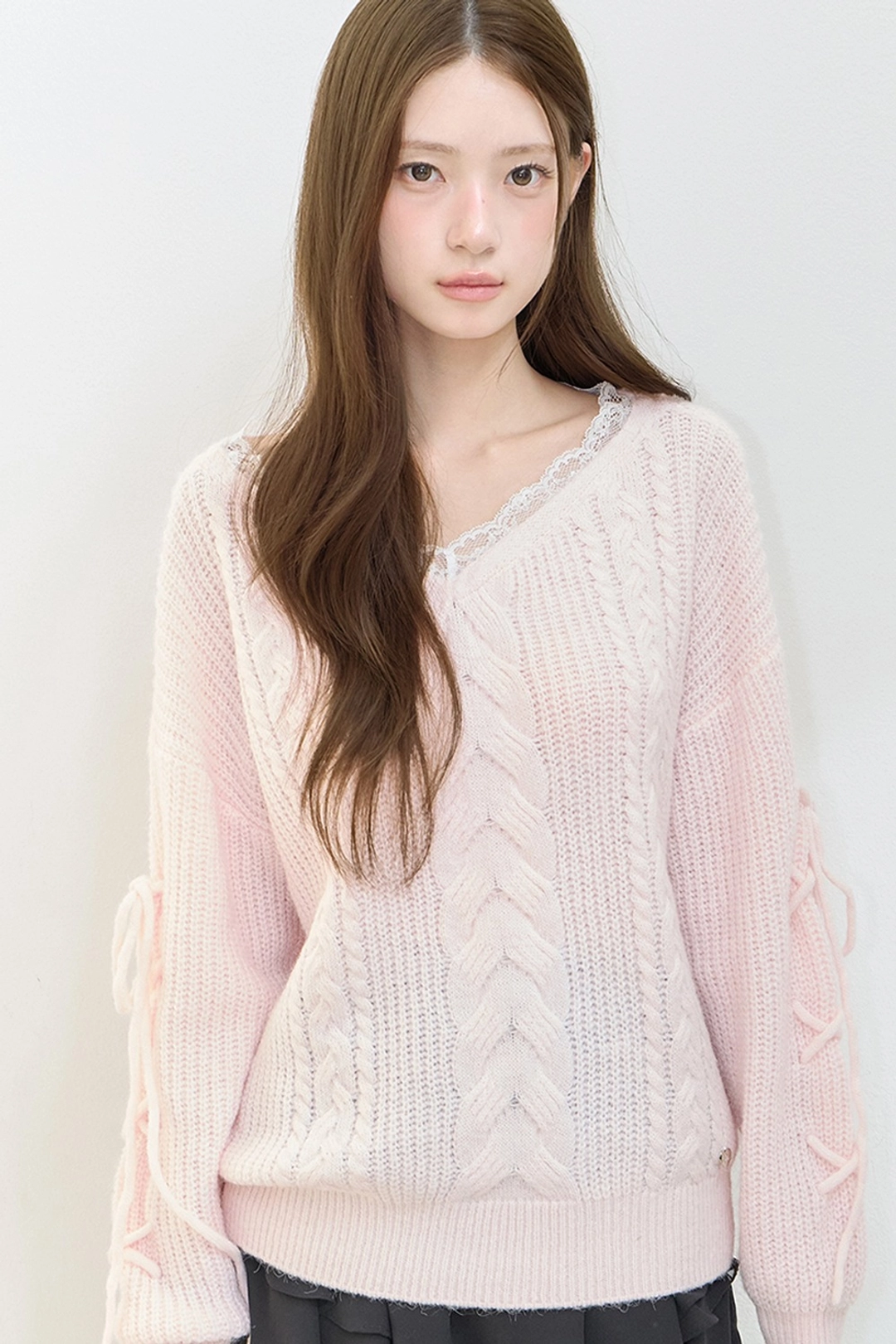 일리고 레이스업 브이넥 니트 핑크 상품 이미지 1