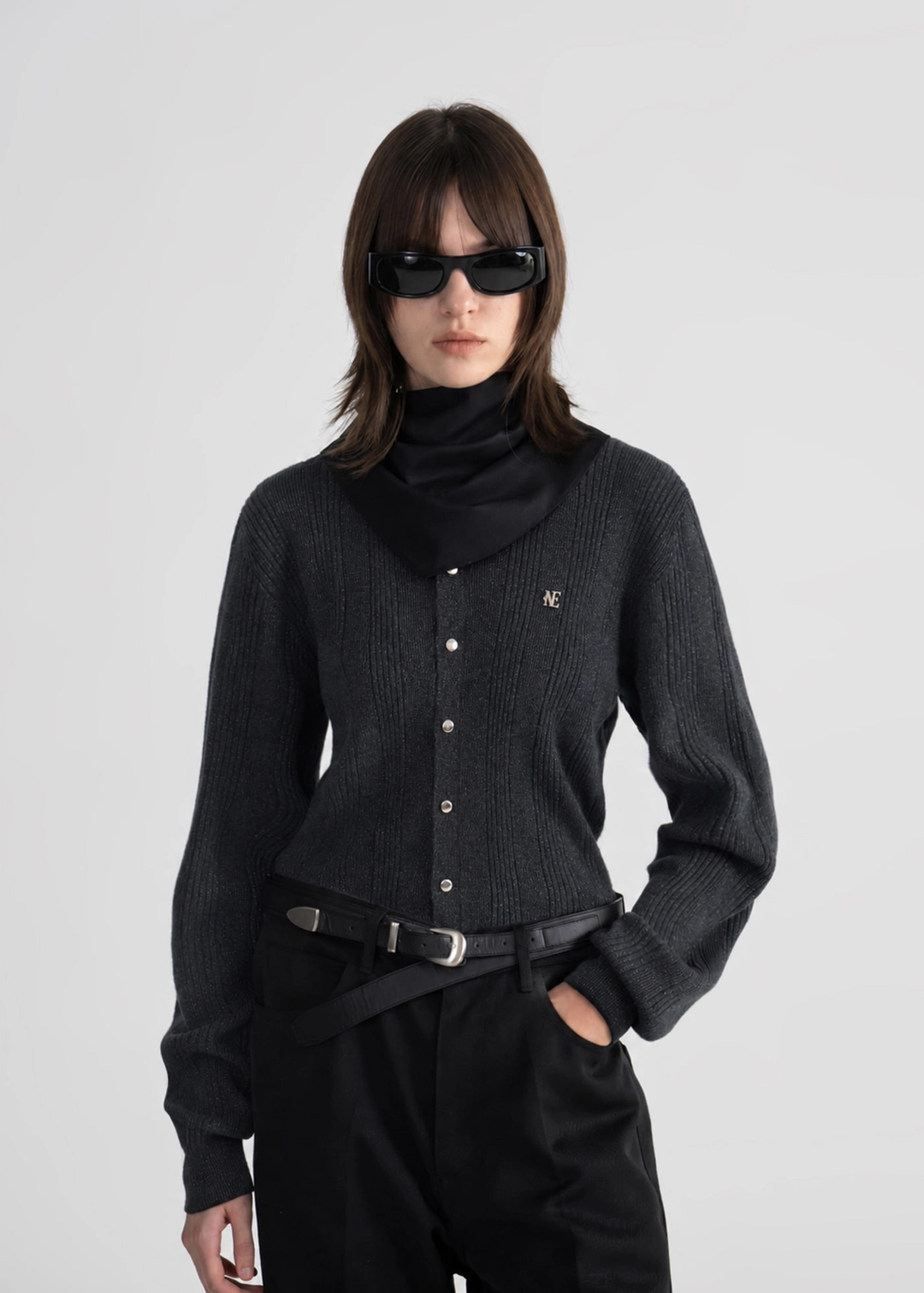 노이스 SNAP BUTTON RIBBED CARDIGAN - CHARCOAL 상품 이미지 1