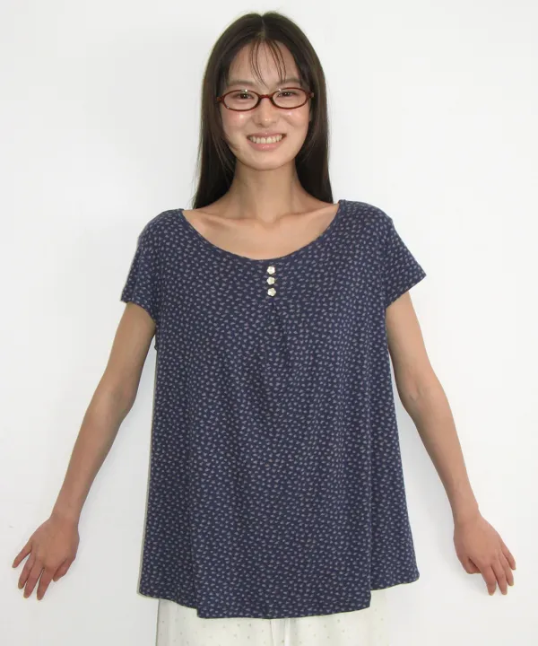FLORAL BUTTON PINTUCK RUFFLE T SHIRT NAVY