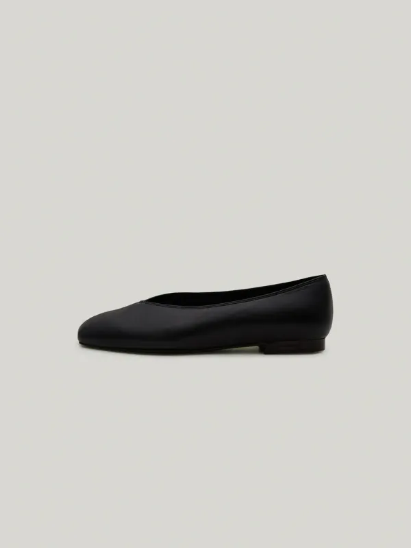 BASE FLAT SHOES (SOFT BLACK)