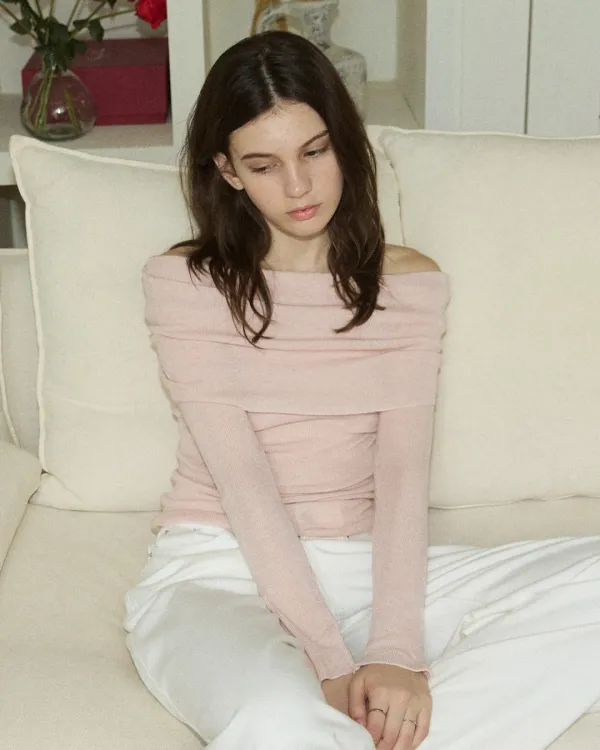 Moody two way off shoulder knit - pale pink