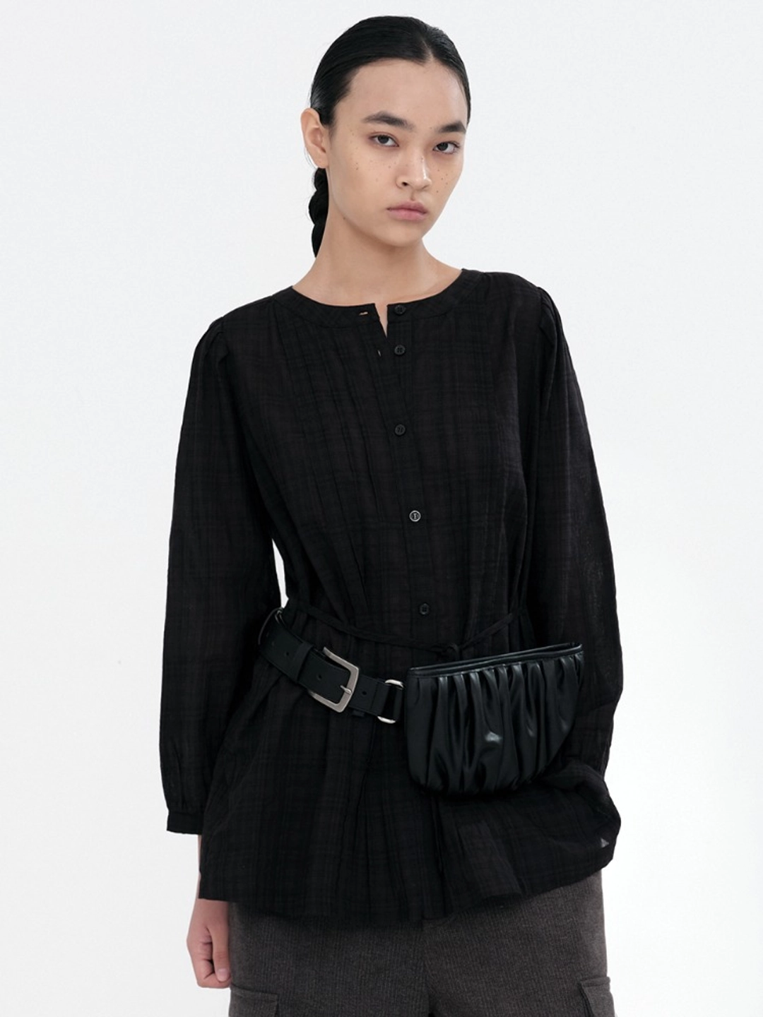 밀로 우먼 Tuck Pleats Puff Blouse [Black] 상품 이미지 2
