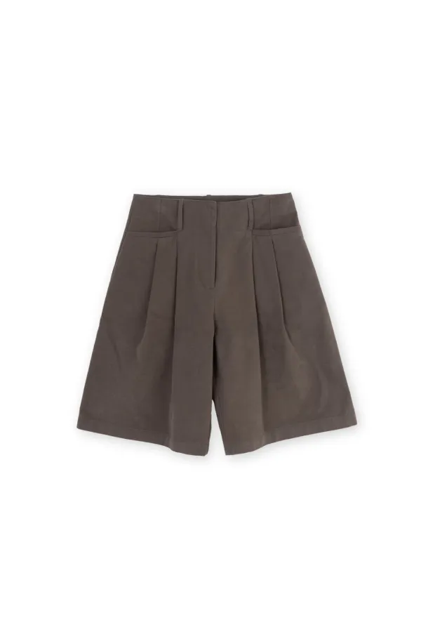 W Two Tuck Half Pants, Dark Brown