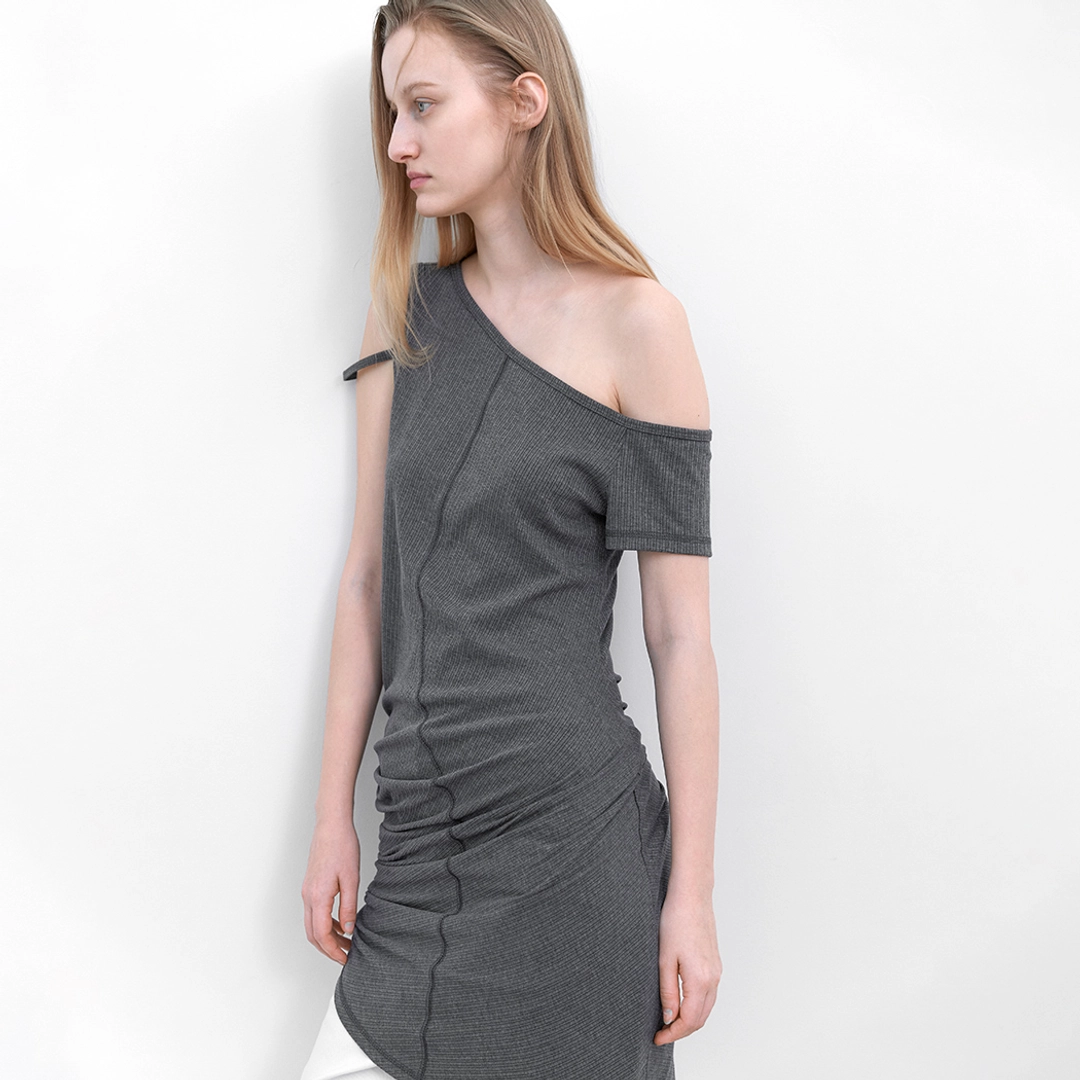 아뜰리에 나인 (OP-6331)OBLIQUE DRAPE ONE SHOULDER JERSEY DRESS 상품 이미지 2
