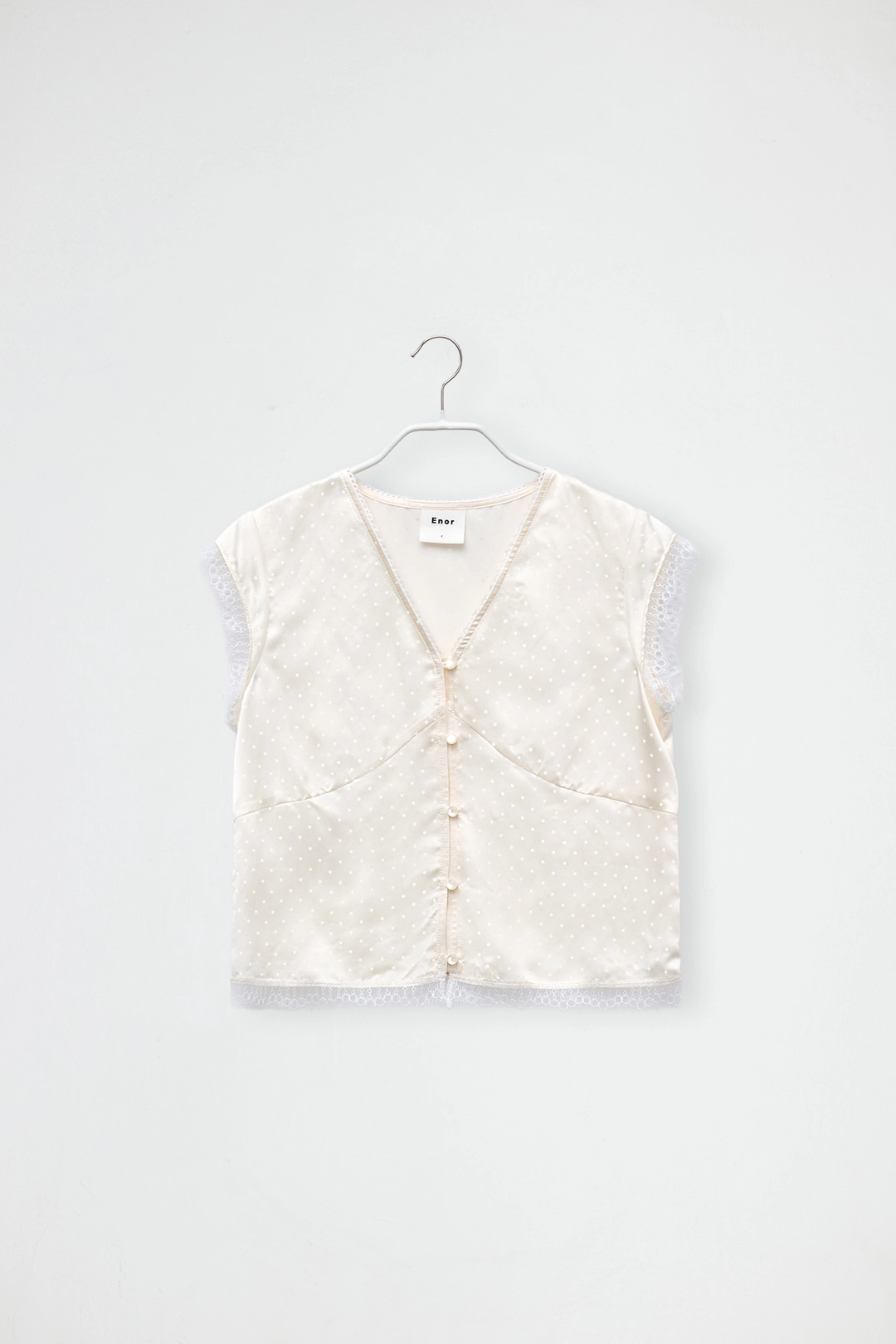 엔오르 DOT SATIN V NECK BLOUSE - CREAM 상품 이미지 1