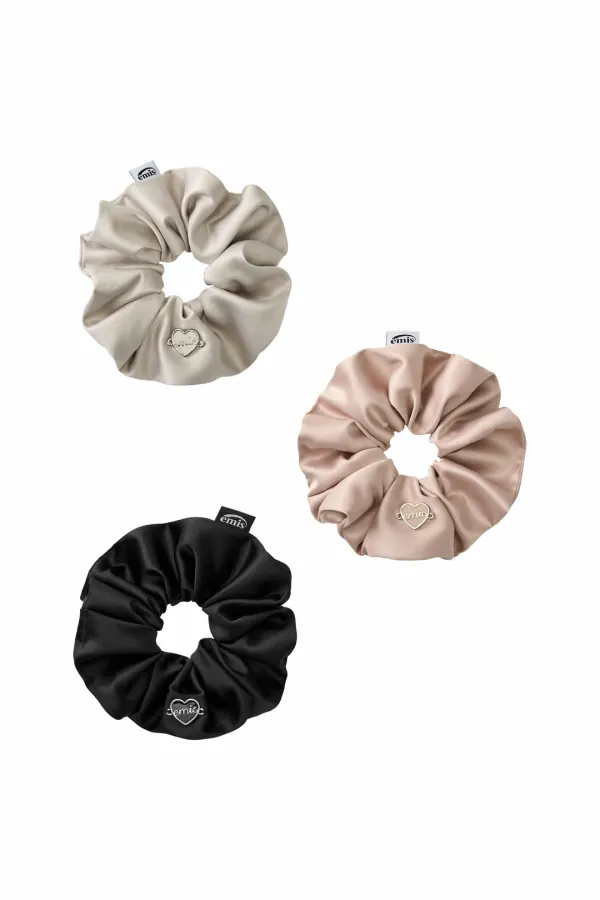 SATIN HEART LOGO PENDANT SCRUNCHIE