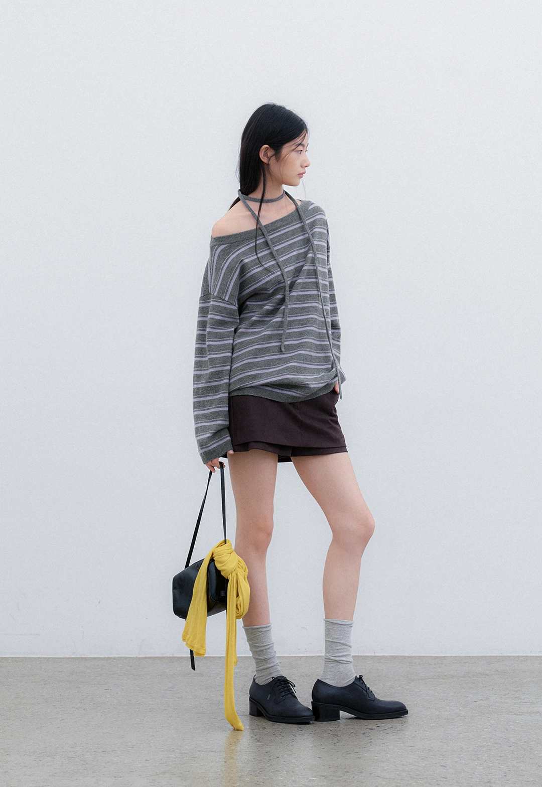 아뜰리에 나인 (T-7303)OFF-SHOULDER STRING LOOSE FIT STRIPED KNIT 상품 이미지 3