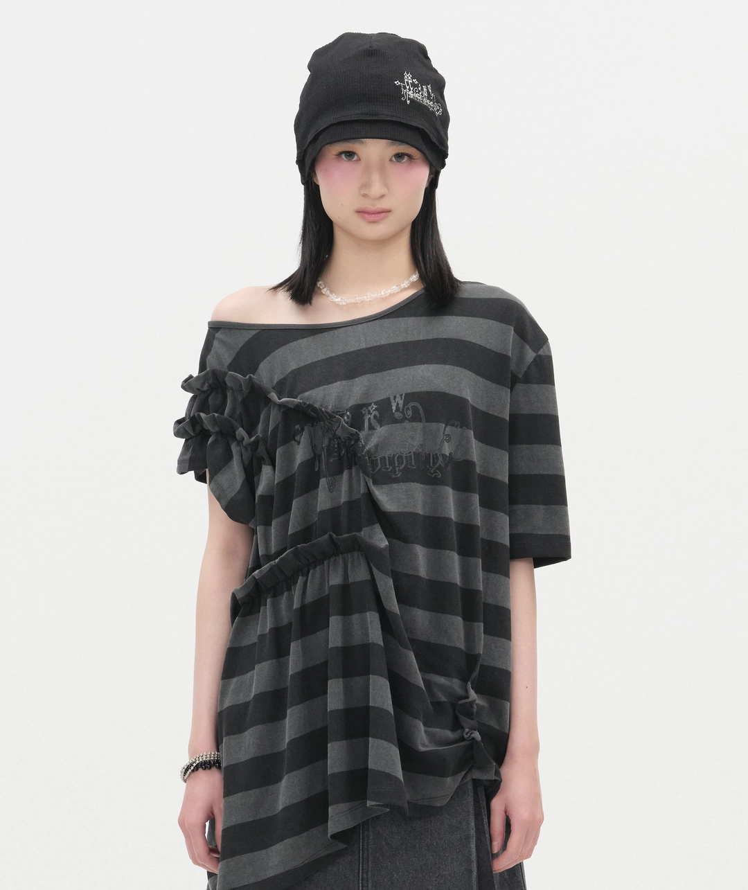 타입서비스 Asymmetric Off Shoulder Stripe Top [Charcoal] 상품 이미지 2