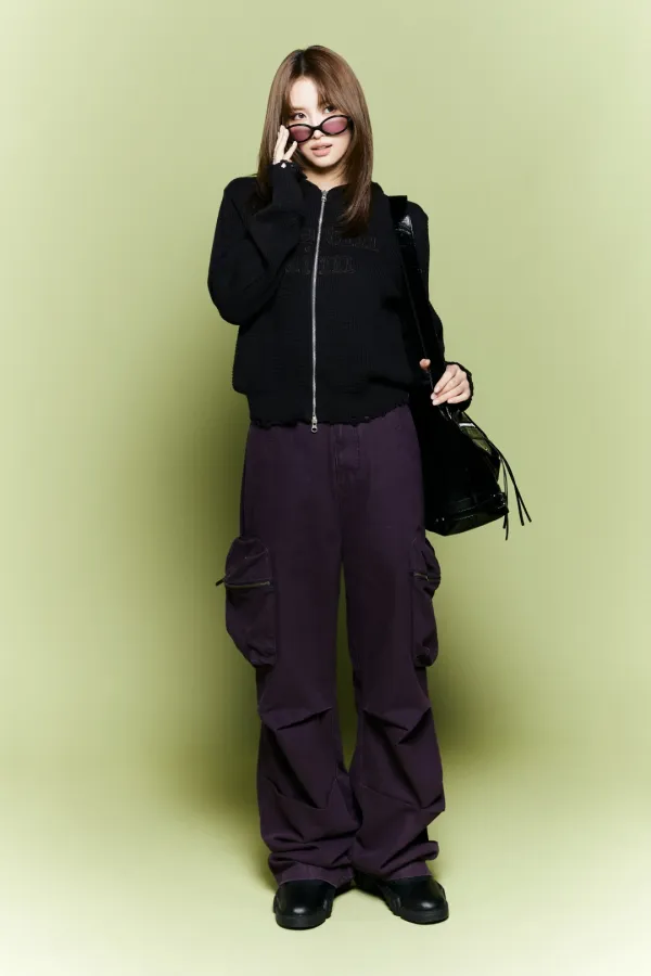 VOLUME TUCK CARGO PANTS IN PURPLE