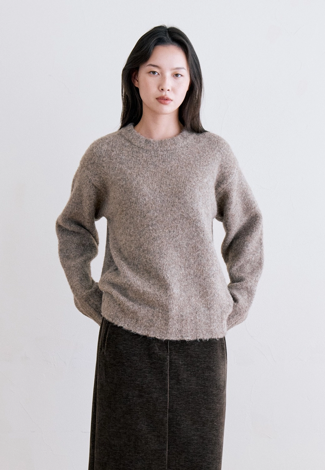 노티아 MILD ROUND NECK PULLOVER - BEIGE 상품 이미지 1