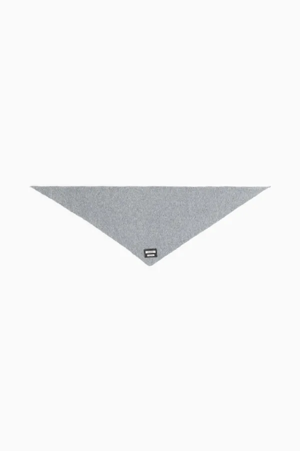 SIGNATURE LABEL KNIT SCARF, GRAY