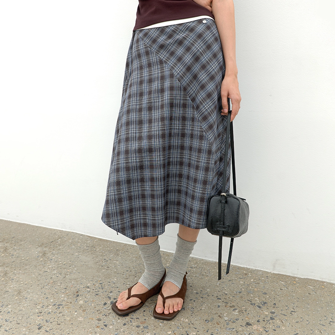 아뜰리에 나인 (SK-5115)ASYMMETRIC CHECK FLARE SKIRT 상품 이미지 1