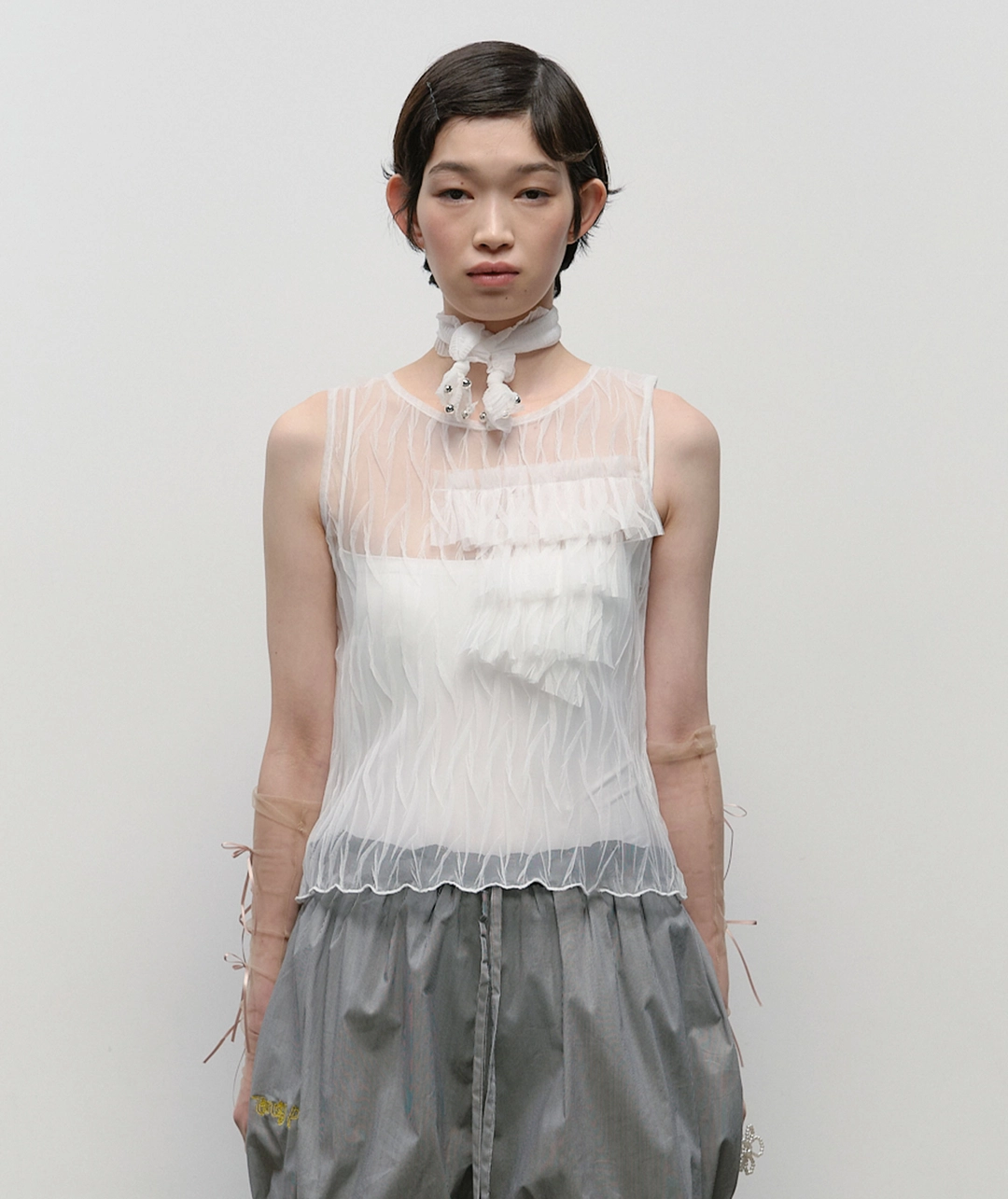 타입서비스 Mesh Ruffled Trim Sleeveless Top [White] 상품 이미지 2