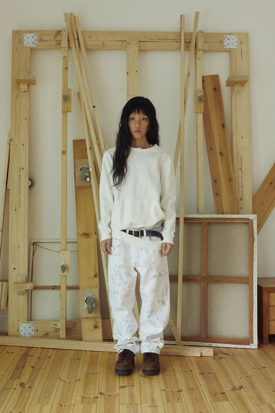 공테잎 DISTRESSED PRINTED DENIM PANTS OFF WHITE 상품 이미지 1