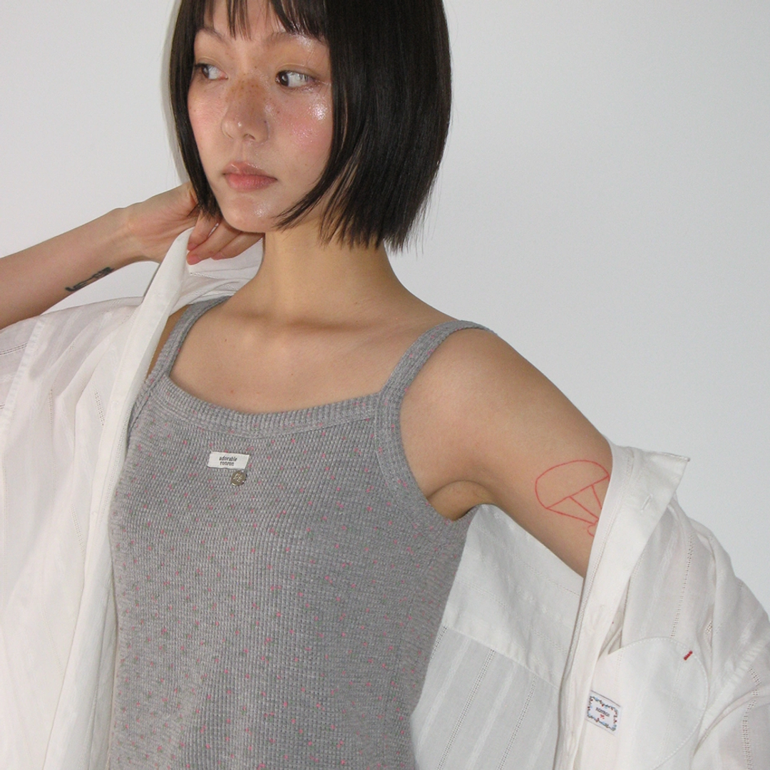 론론 WALFFLE FLORAL SLEEVELESS GREY 상품 이미지 2