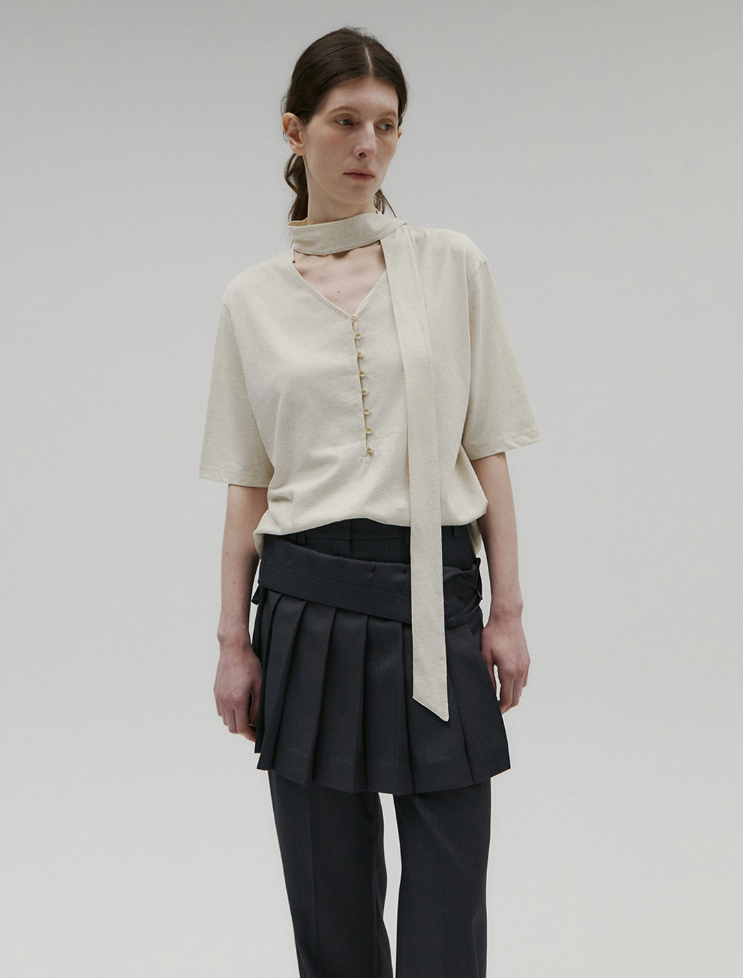 솔티페블 BUTTON DETAIL MUFFLER T-SHIRT [IVORY] 상품 이미지 1