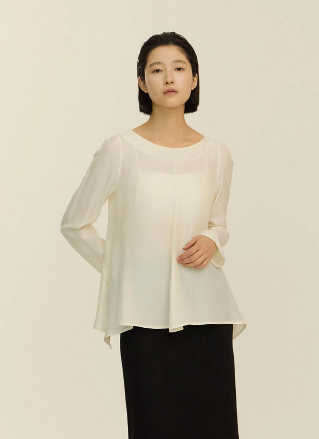 녹섭 long sleeve overlap blouse_ivory 상품 이미지 1
