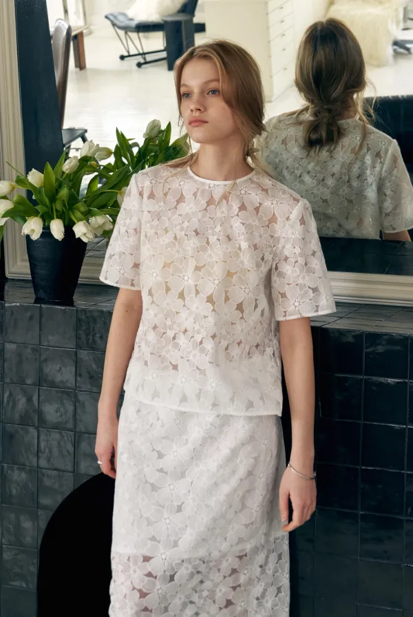Daisy Floral Half Blouse (White)