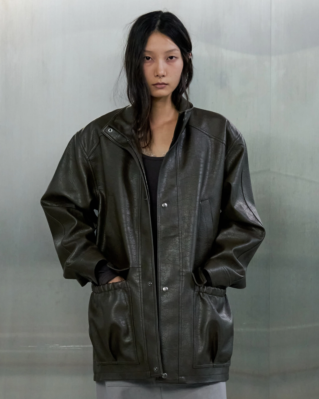 오데스 HIGH-NECK MID LEATHER JACKET - BROWN 상품 이미지 1