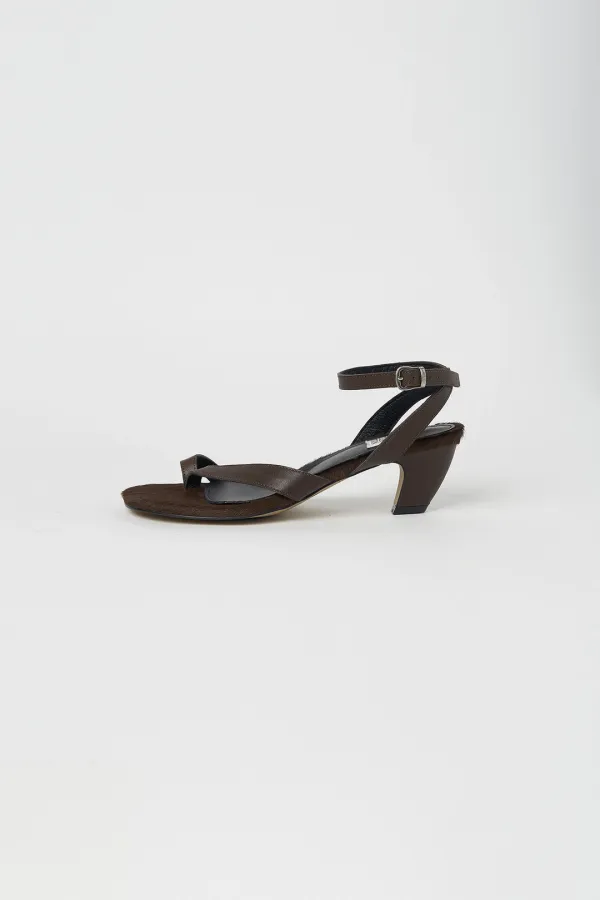 Calf Strap Sandals (brown)