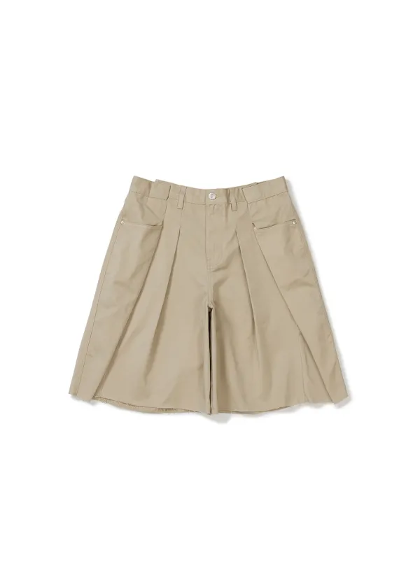 TUCK BERMUDA SHORTS (BEIGE)
