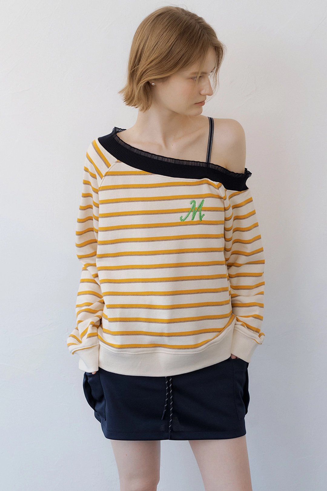 모어댄라이크 OFF SHOULDER FRILL MTM - YELLOW 상품 이미지 1