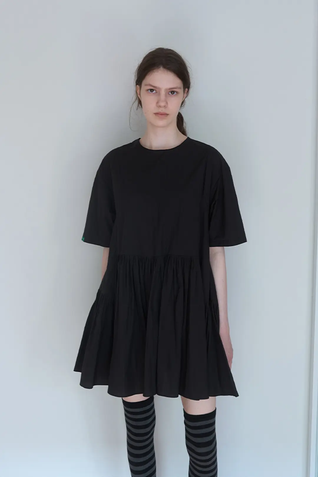 노컨텐츠 105. Half shirring mini ops_Black 상품 이미지 1