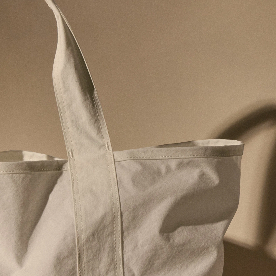 제임스펄스 Small Matte Nylon Tote - White 상품 이미지 3
