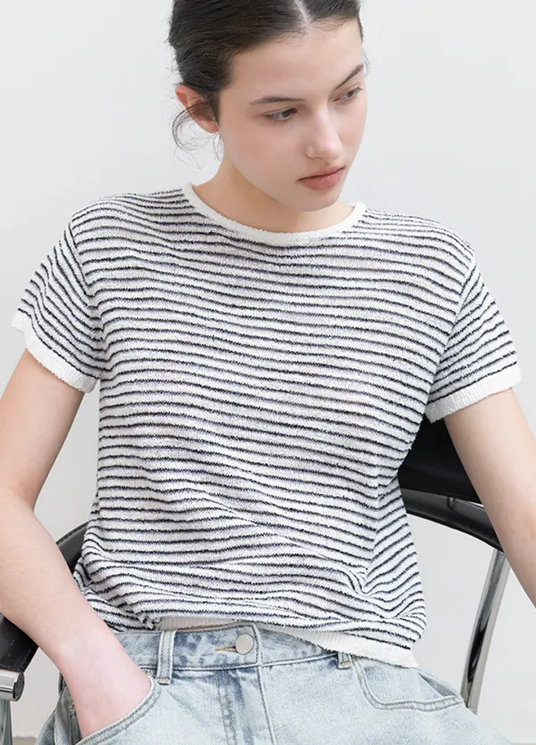 (T-7245)BOUCLE ROUND NECK STRIPED KNIT