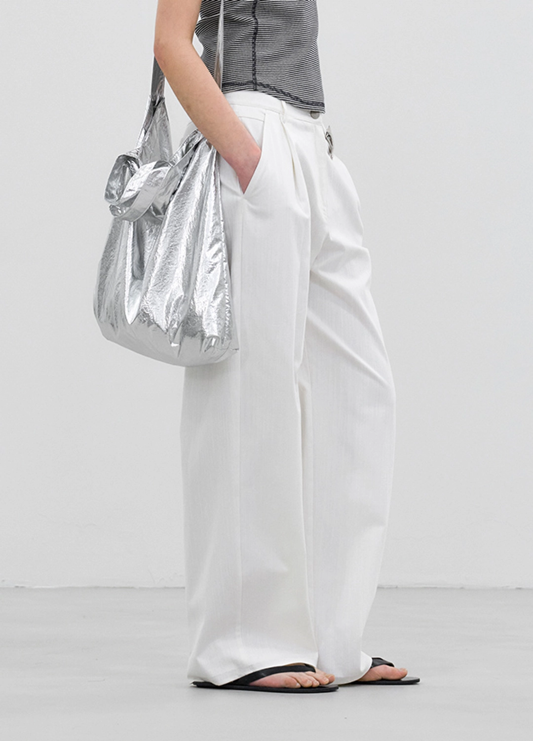 아뜰리에 나인 (PT-5774)TEVTURED TUCK CORVED PANTS 상품 이미지 2