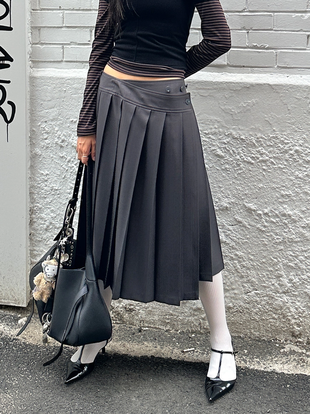 에트몽 Multi-Way Pleats Skirt, Charcoal 상품 이미지 2