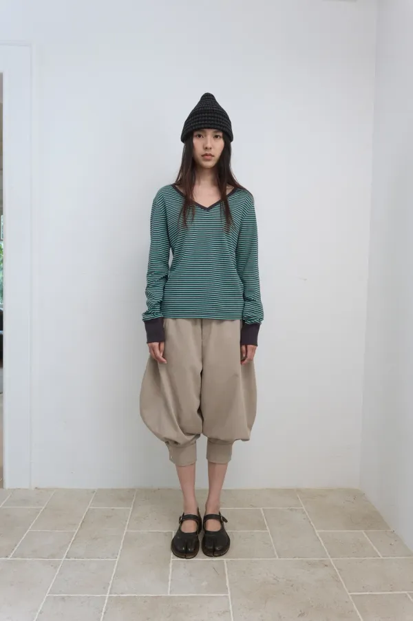 STRIPE V-NECK TOP_CHARCOAL