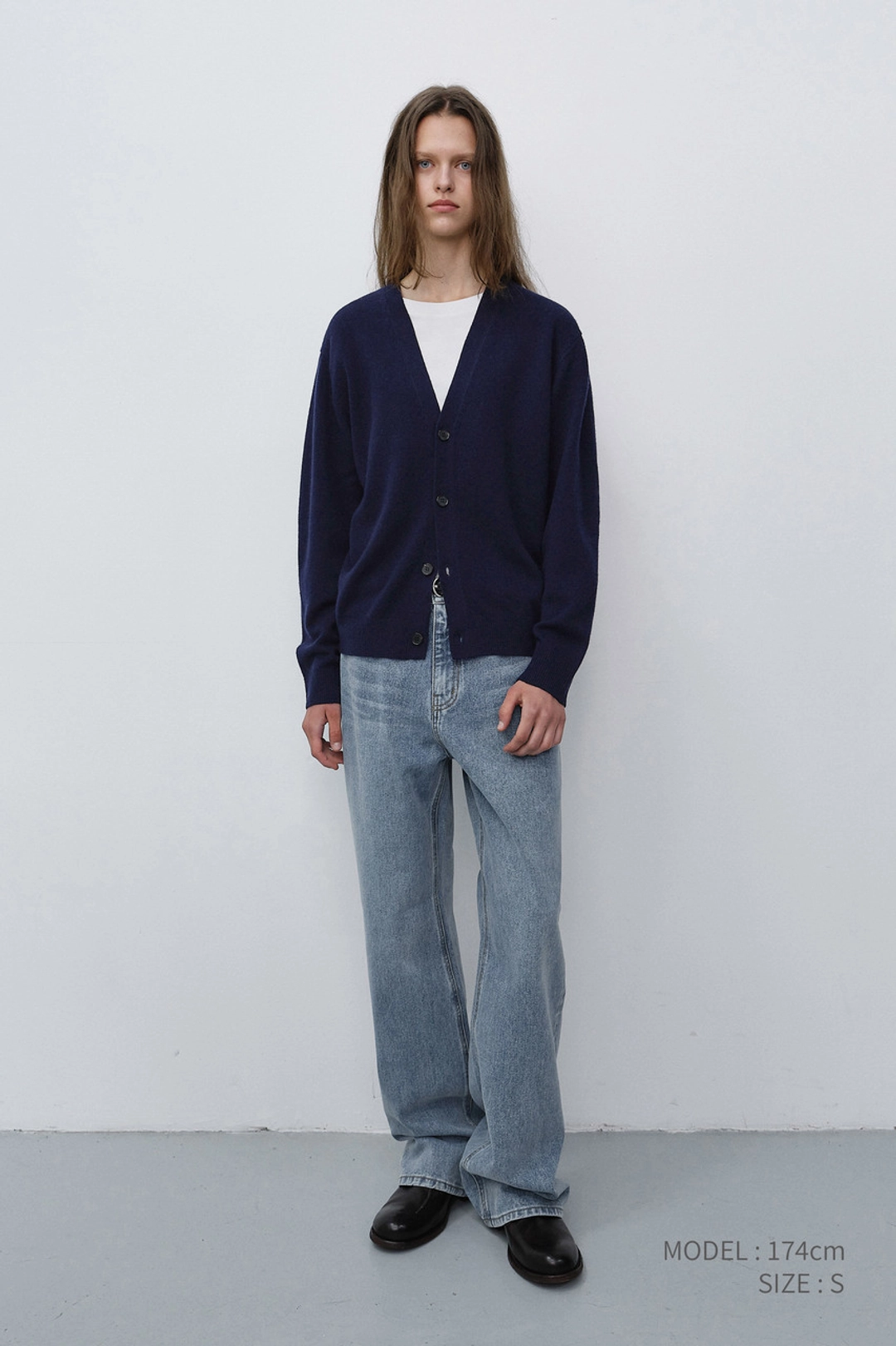 던스트 UNISEX V-NECK CARDIGAN BLUE NAVY_UDSW6C103N1 상품 이미지 1