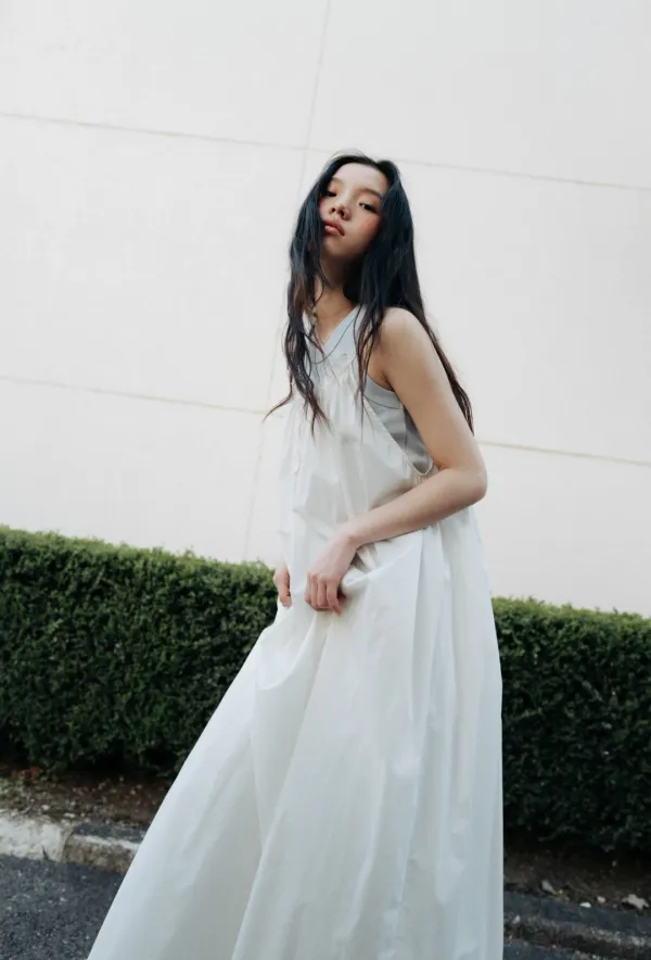 Gathered drawstring sleeveless dress (ivory / black)