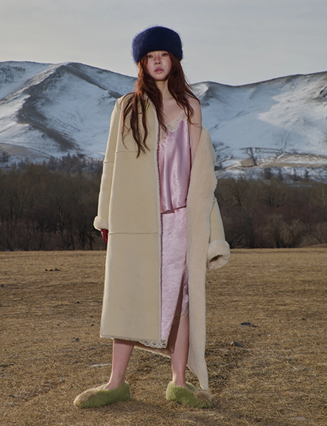 프레클 [exclusive] reversible collarless long shearling coat 상품 이미지 2