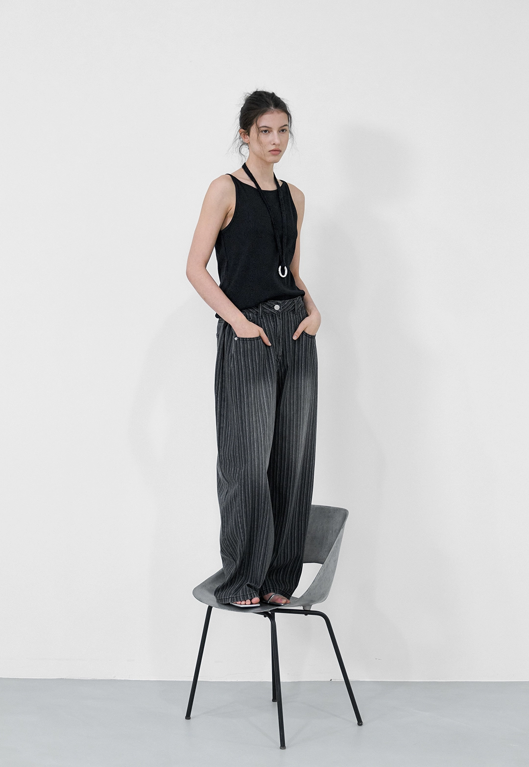 아뜰리에 나인 (Z-T-6930)ESSENTIAL SOLID SLEEVELESS TEE 상품 이미지 3