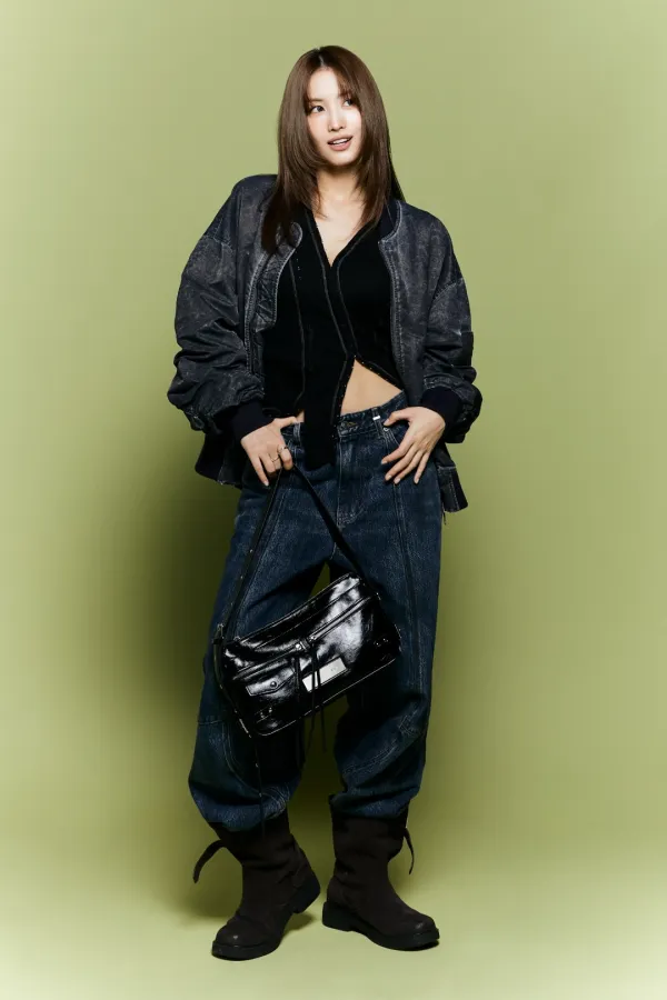 CURVED SEAM STRAIGHT DENIM PANTS IN BLUE