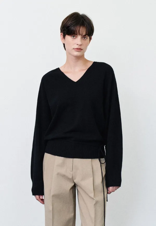 WHOLEGARMENT V NECK KNIT - BLACK