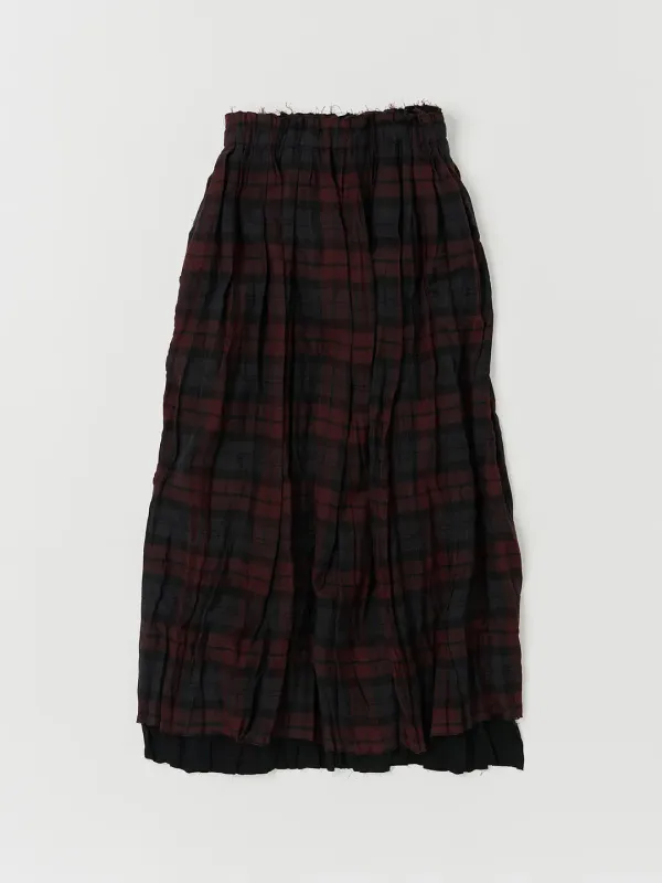 WRINKLE PLEATED CHECK SKIRT IN DEEP RED