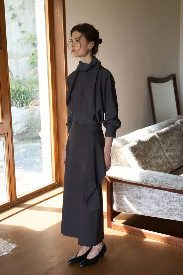 [3차 리오더]Drape Wrap Maxi Skirt[LMBFAUSK423]-Smoke Charcoal[M사이즈 9/22 예약배송]