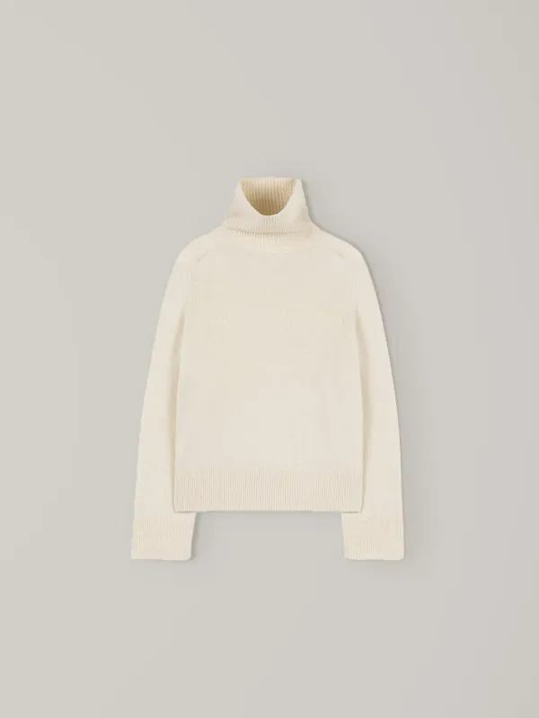 Moon Cashmere Turtleneck Knit - Ivory