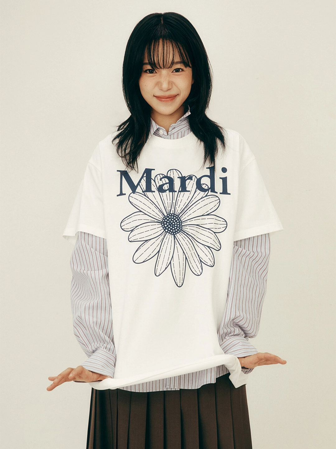 마르디 메크르디 [6/19 순차배송] UNISEX TSHIRT FLOWERMARDI_IVORY NAVY 상품 이미지 1
