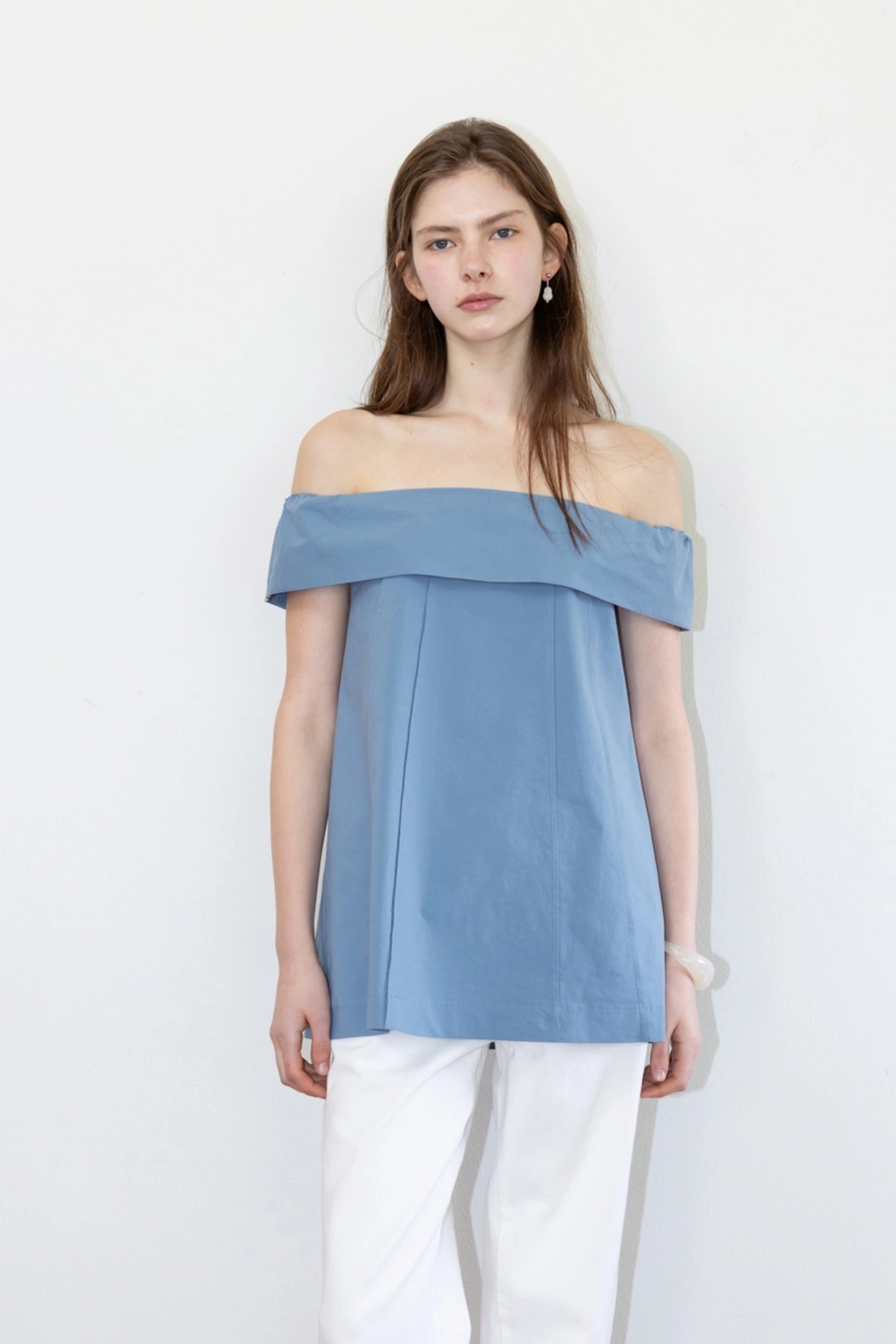 더릴 [4th 예약배송/6월 5일] Ruffle Shoulder Blouse_Blue 상품 이미지 1