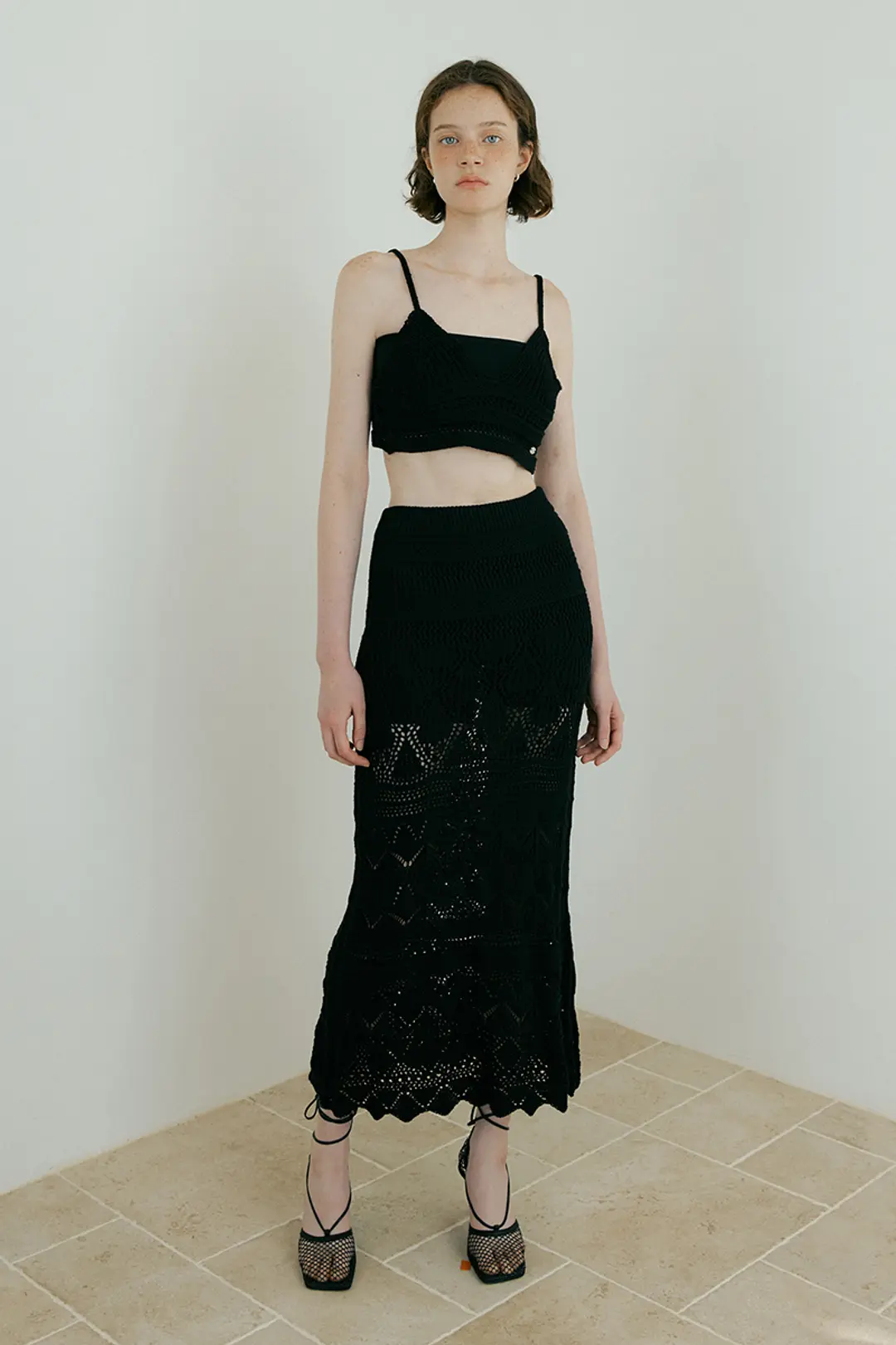 루시르주 Weave Crochet Two-piece (Top & Skirt) (black) 상품 이미지 1
