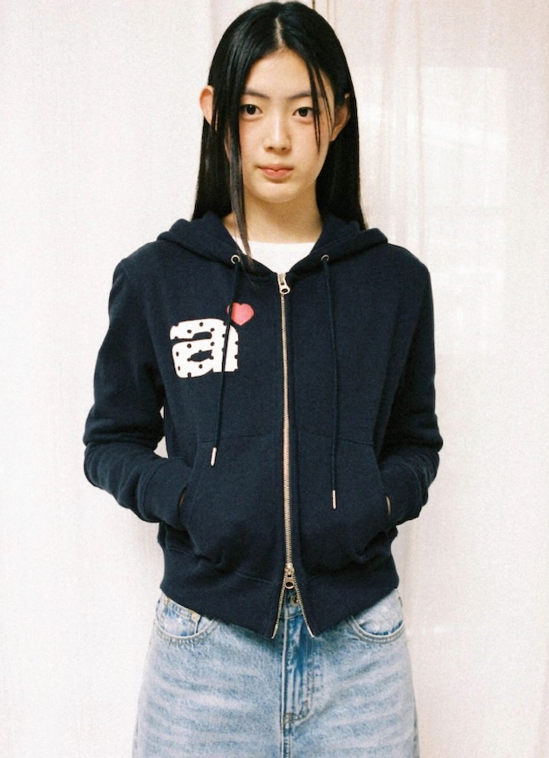에이이에이이 DOT SMALL LETTER CROP HOOD ZIP UP [NAVY] 상품 이미지 2