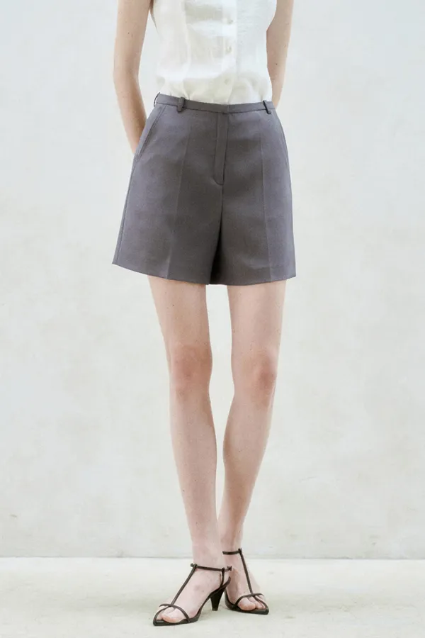 CREASED SLACKS SHORTS DARK GRAY