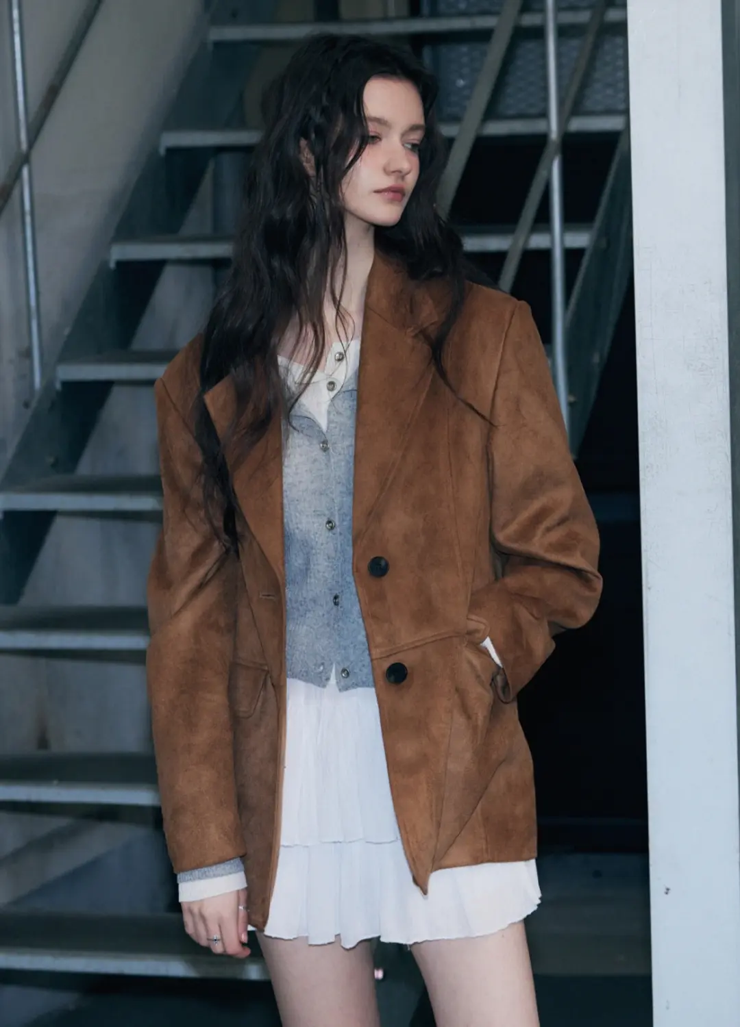 레더리 디바이드 싱글 스웨이드 블레이저 [CAMEL BROWN] 상품 이미지 1