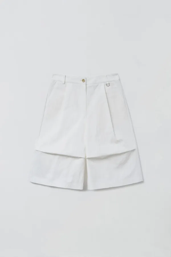 PIN TUCK BERMUDA PANTS_WHITE